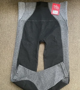 NWT Women’s Spanx Curved Lines Seamless Leggings ~ Size L ~ Black & Gray - Picture 1 of 7