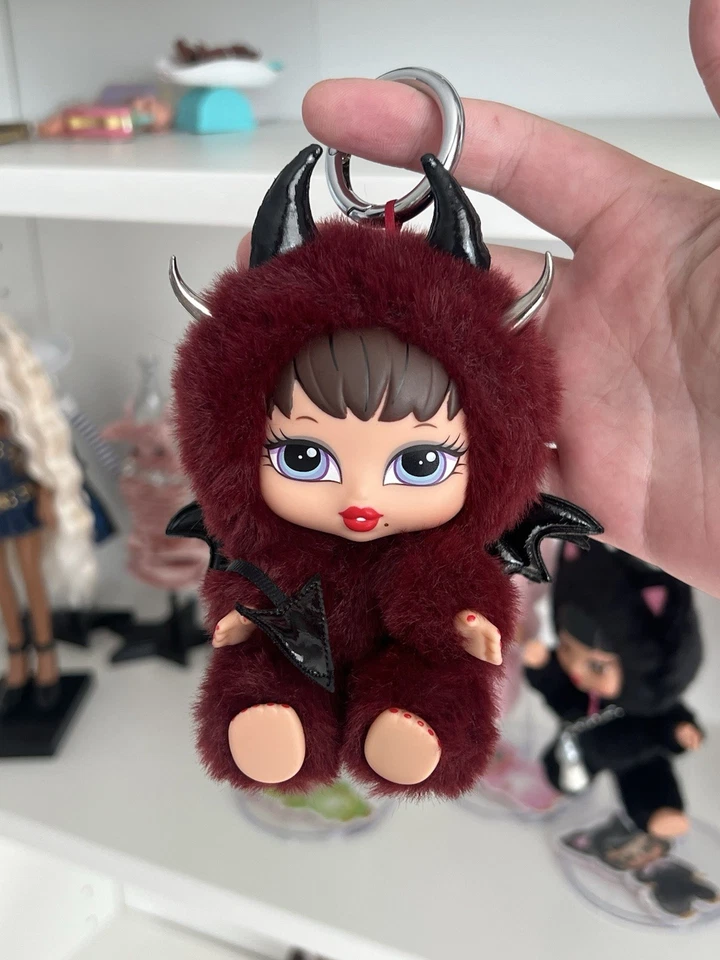 Bratziez Bratzbu Roxxi Diablo Peluche Llavero Moda Muñeca PREORDEN NUEVO Foto 1 de 1