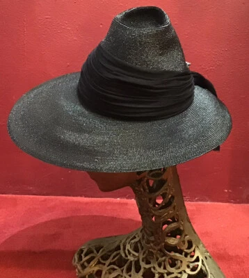 Sombrero de Paja Vintage Años 40’s 50’s Rafia Negro Catwheel Henri Quinta Avenida Inclinable Foto 1 de 4
