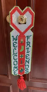 Weihnachten Urlaub Willkommen Freunde Nadelspitze Türhänger rot grün - Bild 1 von 2