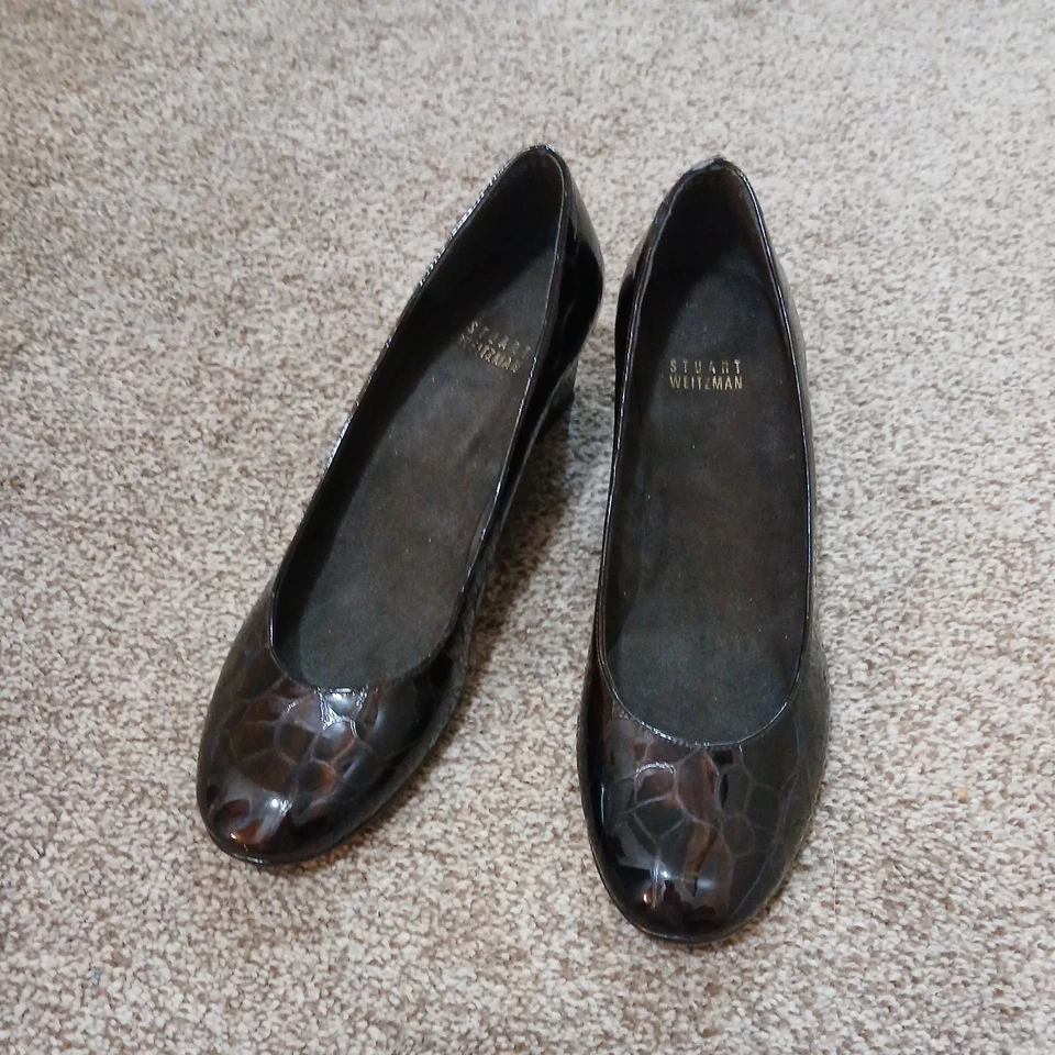 Stuart Weitzman Bark Brown Croc Print Leather Kitten Heel Wedges Sz 7.5 M - Image 1 of 4