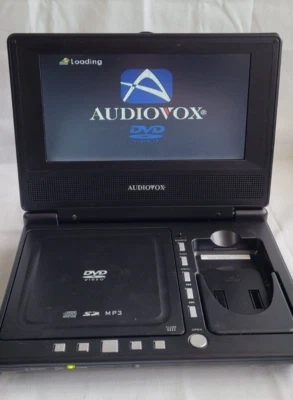 Reproductor de DVD portátil Audivovox D80000IP de 8" Foto 1 de 4