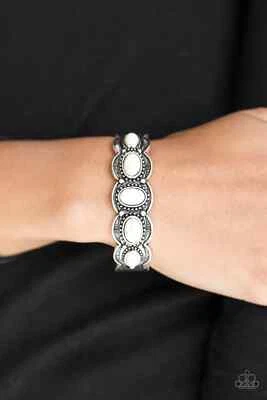 Paparazzi Bracelet -Desert Farer - Silver Cuff- White Crackle Stone - Изображение 1 из 2