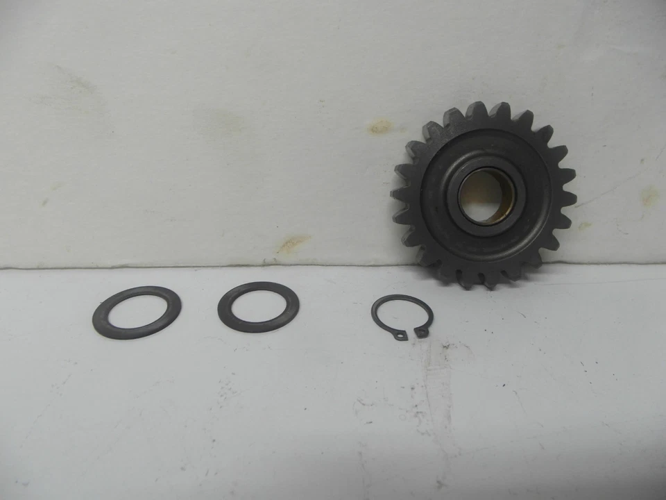 1977 1978 Yamaha YZ400 kick starter idler gear part number 1W4-15651-00-00 - Изображение 1 из 1