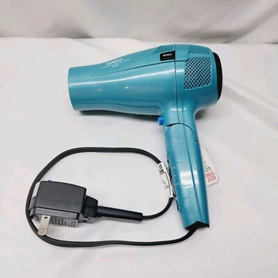 Secadora con cable Conair mango plegable 1875 vatios secado rápido y compacta  Foto 1 de 4