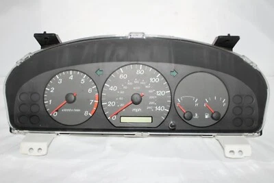 Cuadro de instrumentos velocímetro medidor de panel 01 02 Mazda 626 67.063 millas Foto 1 de 4