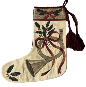 Medias de Navidad vintage cosidas a mano con cuerno francés y borla de acebo - Imagen 1 de 10