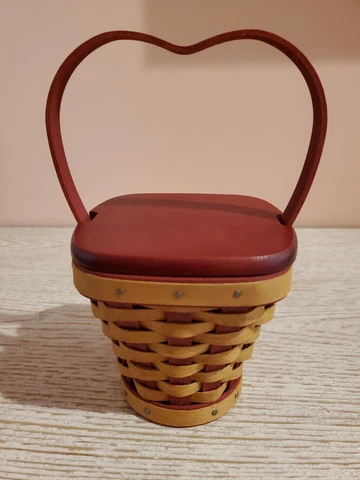Longaberger 2007 Sweetheart ‘Heart’s Delight’ Basket, Lid, Liner, and Protector Cover