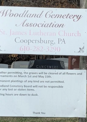 Cementerio Tumbas - 6 Tumbas en Woodland Cementerio en Coopersburg, Pensilvania Foto 1 de 4