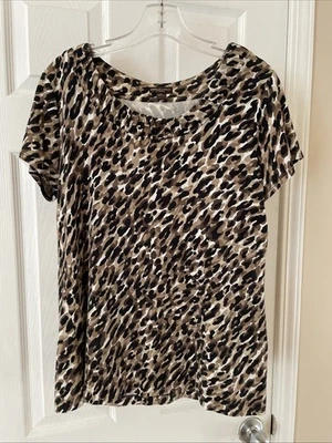Dana Buchman Sz M pretty Brown Animal Print pull over top Blouse Short Sleeves - Image 1 of 3