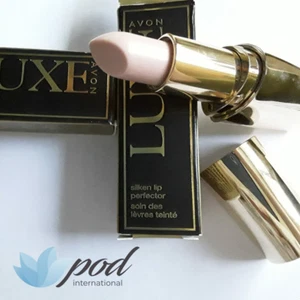 Avon Luxe Silken Lip Perfector | Tinte Labial | Acondicionador Labial | Nuevo Stock 2025 - Imagen 1 de 7