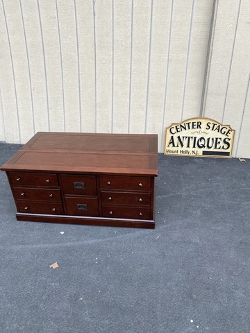 64610 Mahogany Lift Top Coffee Table With Storage and Drawer Cover