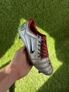 Scarpe da calcio Nike Total 90 III SG uomo taglia 8 UK rosso argento retrò T90 - Foto 1 di 8