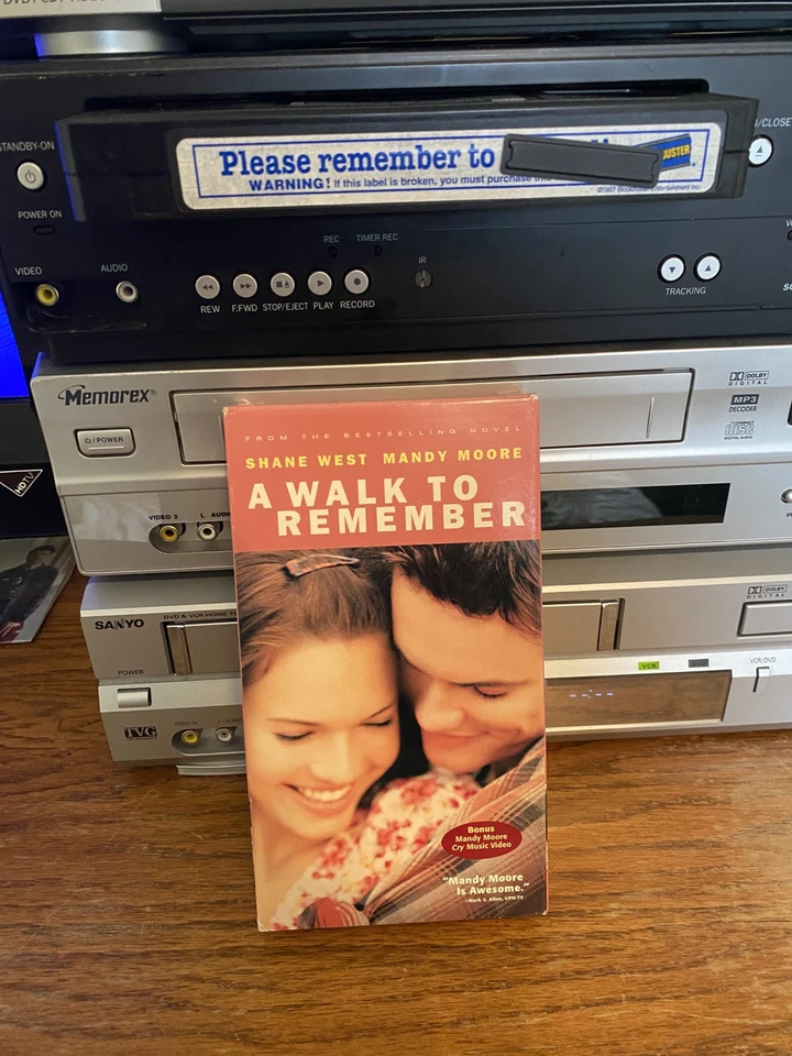 A Walk to Remember (VHS, 2002) Mandy Moore. Blockbuster Purchase. Free Shipping! - Image 1 of 2