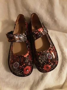Alegria By PG Lite Womens Mary Jane Strap Comfort Slip On Shoes Size 38 Flowers - Picture 1 of 7