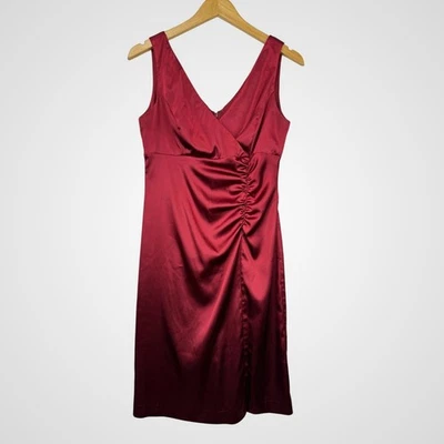 Vestido Betsy & Adam Rojo Drapeado Satén Funda Cóctel Evento Vacaciones Formal Talla 10 Foto 1 de 4