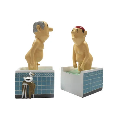 Loriot Buchstütze Herren im Bad 2 Buchstützen für Bücherregal Bücher 1 Paar - Bild 1 von 4