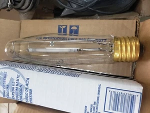 Eye Lighting International High Pressure Sodium Bulb LU200/EN 65516 - Picture 1 of 3