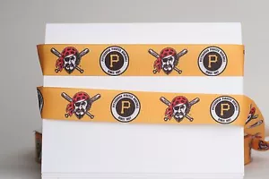 PITTSBURGH PIRATES BASEBALL 7/8" nastro grosgrain 1,3,5,10 iarde SPEDIZIONE DAGLI USA - Foto 1 di 1