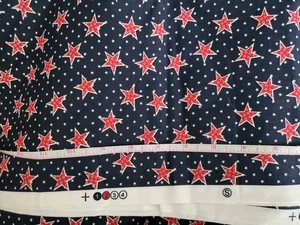 Rot-weiße Sterne auf welligem Hintergrund unbeschriftet - Bild 1 von 1