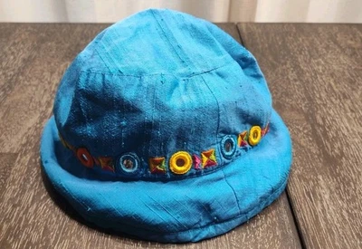 Sombrero cubo azul sol Liz Claiborne con detalles de espejo bordado  Foto 1 de 4