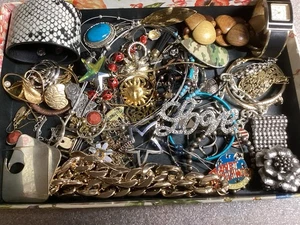 2 Pfund + Konvolut Schmuck Vintage bis jetzt Trödel Kunst Handwerk & Gebrauchsspuren 65 Teile Vintage Kostenloser Versand - Bild 1 von 6