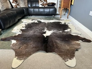 XL Cowhide Rug - Excellent French Vintage piece - 2.2M x 1.97M. - Picture 1 of 13