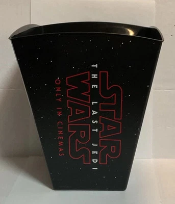  Contenedor de palomitas de maíz Cinemark 2017 Star Wars “The Last Jedi” (plástico) usado  Foto 1 de 4