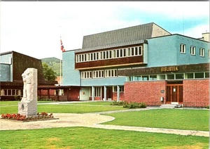 Trysil, Norway  BIBLIOTEK  Library & Statue/Monument  VINTAGE  4X6 Postcard - Picture 1 of 2