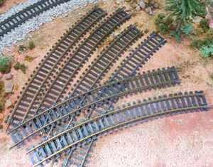 HO Scale Lot: 6-Pieces 9-inch Brass Curve Tracks; Vintage Model Railroad Train - Picture 1 of 2