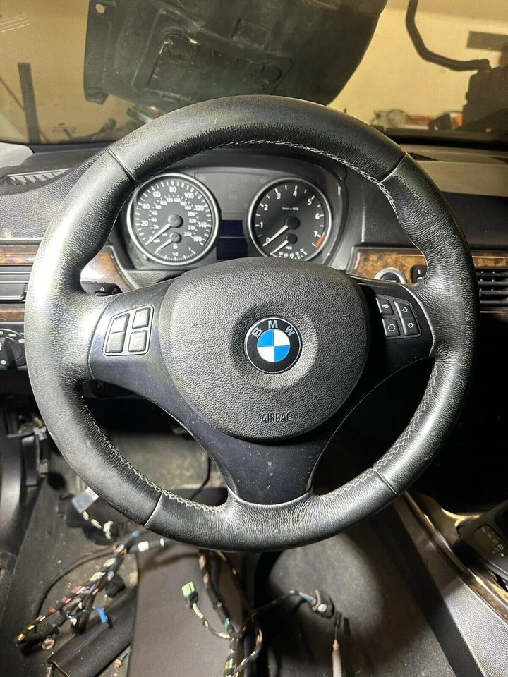 OEM BMW Sport Steering Wheel E90 E91 E92 E93 M3 E82 E81 E87 E88 1 3 Series - Image 1 of 1