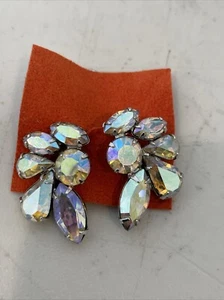 Vintage Weiss  Rhinestone Silver Tone Clip On Earrings Signed - Picture 1 of 5