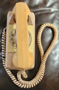 GTE Rotary Dial Wall Mount Telephone Pinkish Beige Vintage untested mod. 192 - Picture 1 of 3
