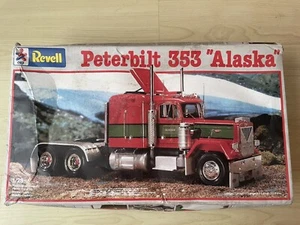 Revell Peterbilt 353 Alaska 1:25 Model Kit - Sealed Inside - Picture 1 of 15