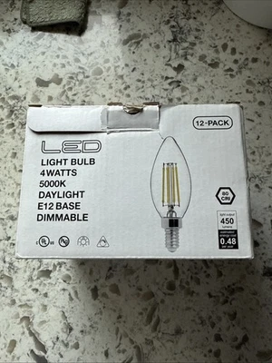 FLSNT LED Pack 9.     4 Watts E 12 base dimmable daylight 5000 K bulbs - Image 1 of 3