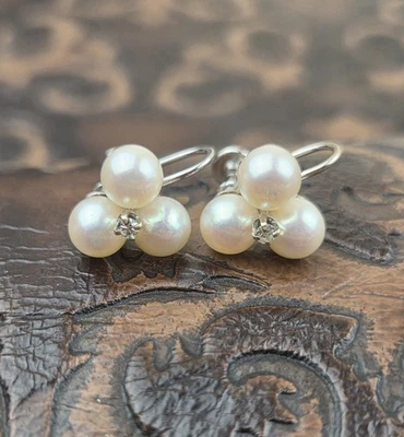 Pendientes Fisher & CO. 11/5341 con perlas de diamantes y perlas de oro blanco de 14K Foto 1 de 4