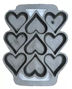 Vintage Cast Iron Heart Shaped Corn Muffin Baking Pan - Picture 1 of 7