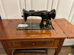 Singer Sewing Machine 1951 with custom table, stool, and accessories - Picture 1 of 18