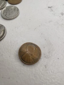1917 Wheat Penny, No Mint Mark, Error, L On The Rim and bent - Picture 1 of 5