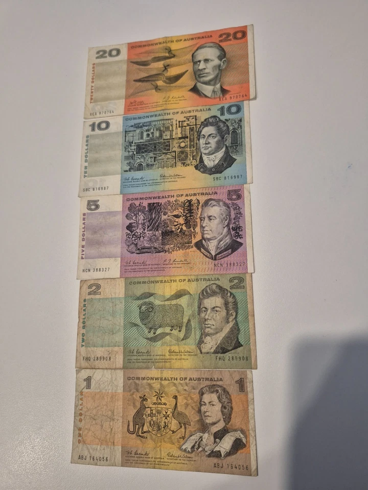 Australian Decimal Banknotes Set Commonwealth of Australia $1 $2 $5 $10 $20 - image 1 of 2