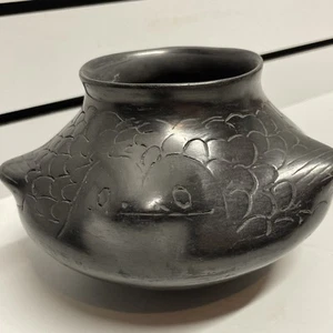 Mata Ortiz Keramik schwarz auf schwarz Vase - Happy Fish - signiert - Bild 1 von 13