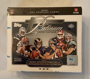 2010 Topps Platinum NFL Football Hobby Box sigillato in fabbrica 2 carte Rookie Auto - Foto 1 di 6