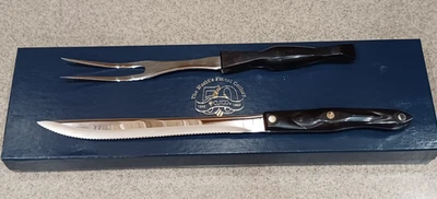 Juego de cuchillos para tallar Cutco, 1723 KD/1727 KD marrón oscuro asas cuchillo y tenedor giratorio Foto 1 de 4