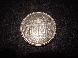 1947 CANADA SILVER 50 CENTS - 7 CURVED RIGHT - NICE GRADE! - Picture 1 of 2