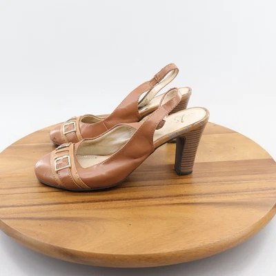 Кожаные классические сандалии на каблуке Life Stride размер 6 - Изображение 1 из 4