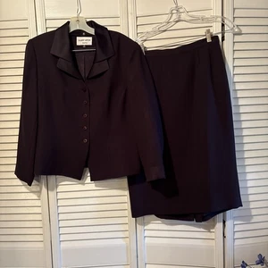 Albert Nipon Skirt Suit Womens  12. Lined. Removable Collar. - Picture 1 of 9