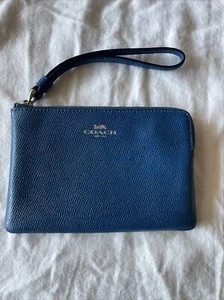 Coach  Small Leather Wristlet NWT - Picture 1 of 4