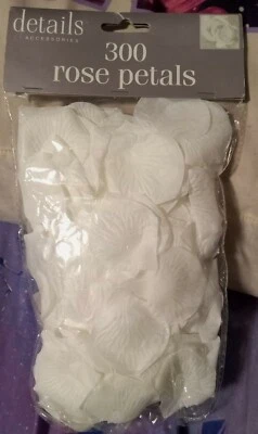 Details Accessories Rose Petals White - Image 1 of 2