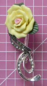 AVON ~ Yellow Ceramic Rose With Silver Ribbon ~ Brooch Pin - 035F - Picture 1 of 3