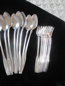16 pz Oneida Argentieri "Bennington" Silverplate Cocktail Frutti di Mare Forchette/Cucchiai - Foto 1 di 5
